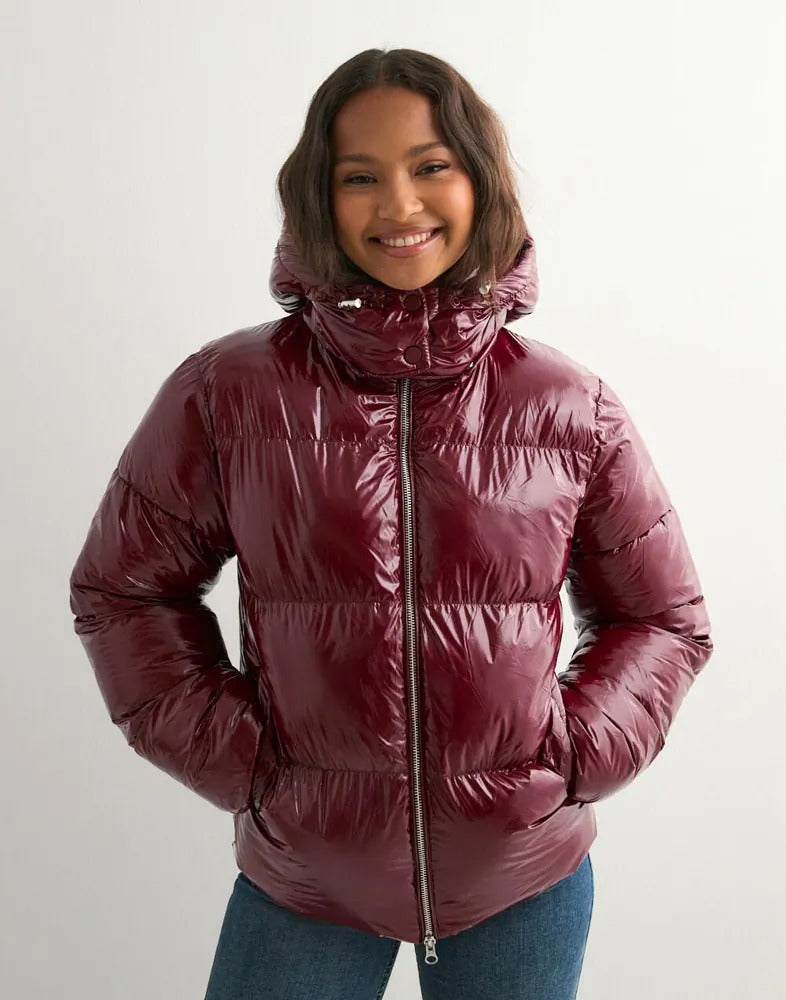 Lily – Glänzende Pufferjacke