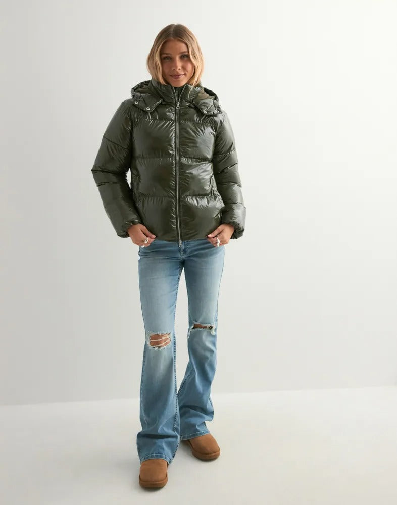 Lily – Glänzende Pufferjacke