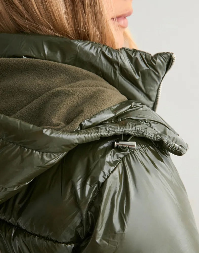 Lily – Glänzende Pufferjacke