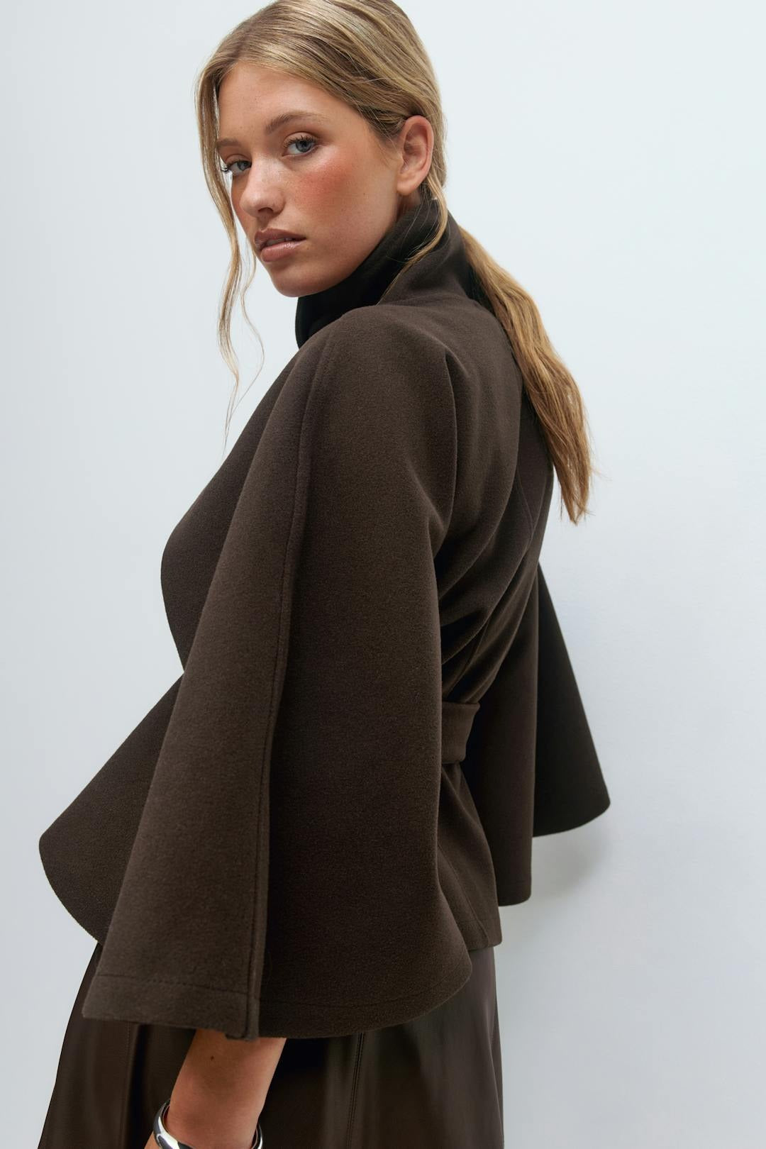 Belt cape jacket