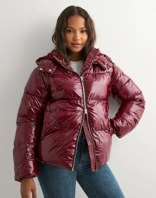 Lily – Glänzende Pufferjacke