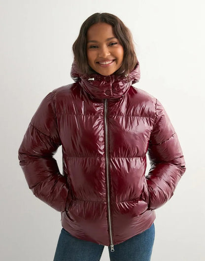 Lily – Glänzende Pufferjacke